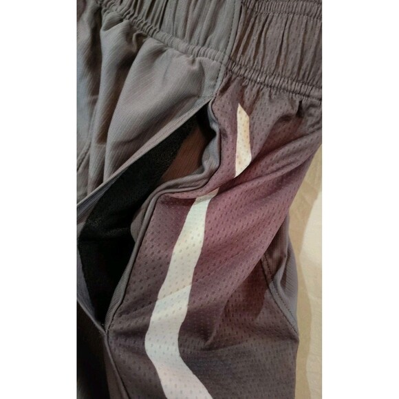UNDER ARMOUR Select Basketball Shorts Heatgear Medium Loose Gray - Picture 4 of 7